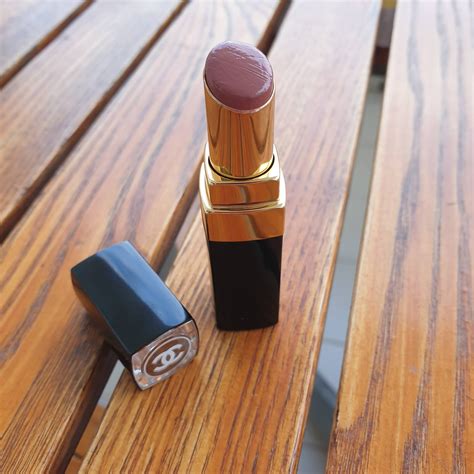 chanel ease lipstick